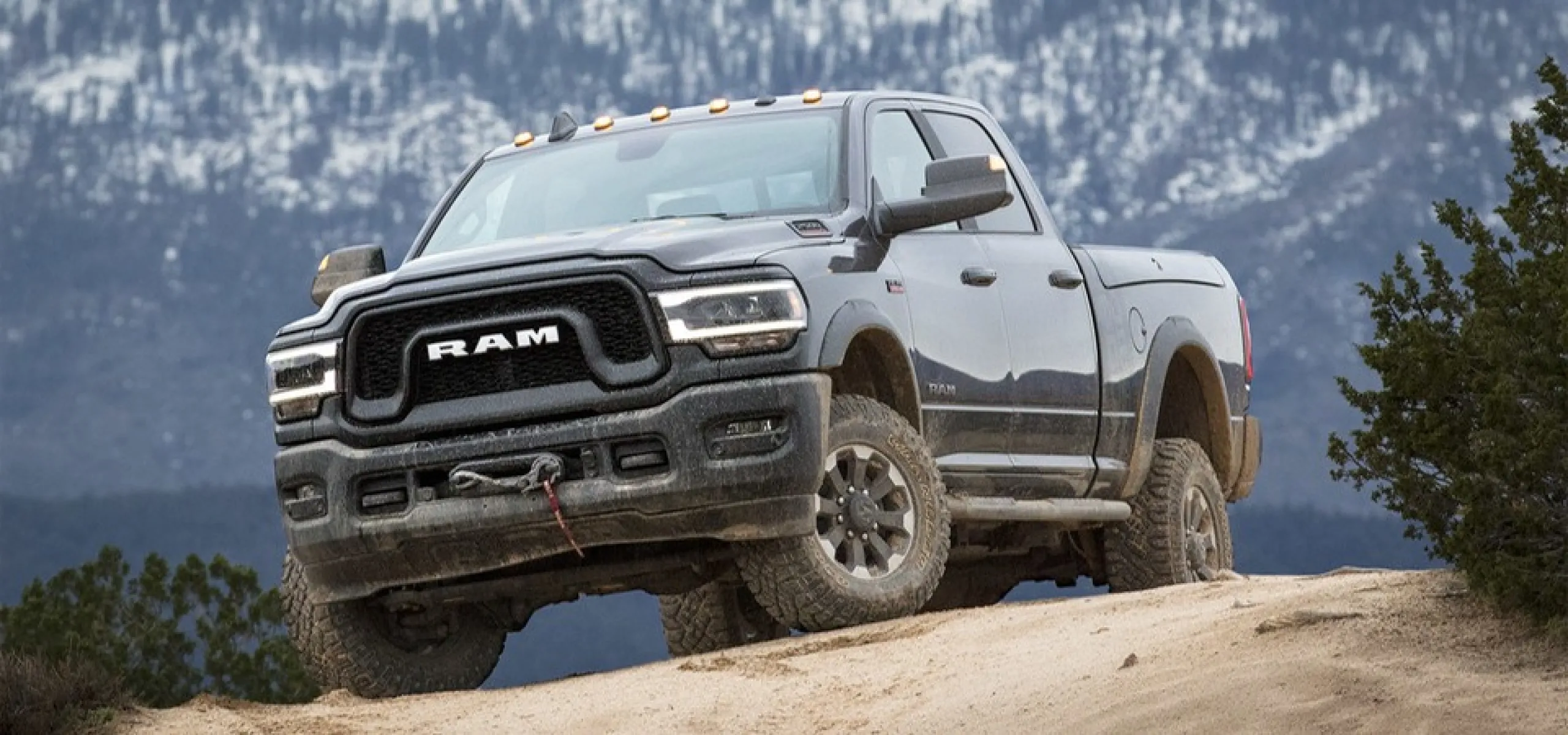 gallery-01-2022-ram-2500-exterior-gallery-extreme-off-road-capability_982f3d5c83ab493c9a71c335e7807c17-960x640