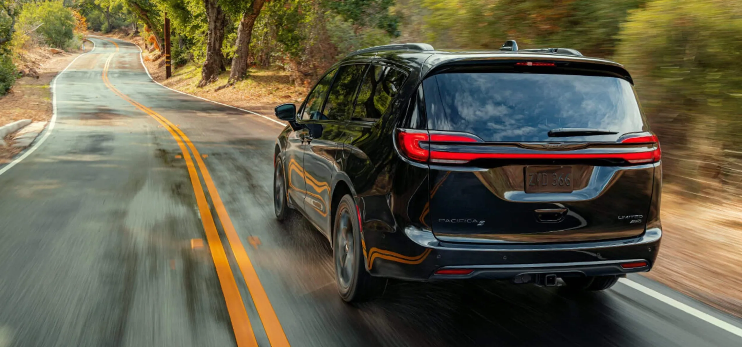 2022-chrysler-pacifica-gallery-35-exterior.jpg.image.2880 (1)