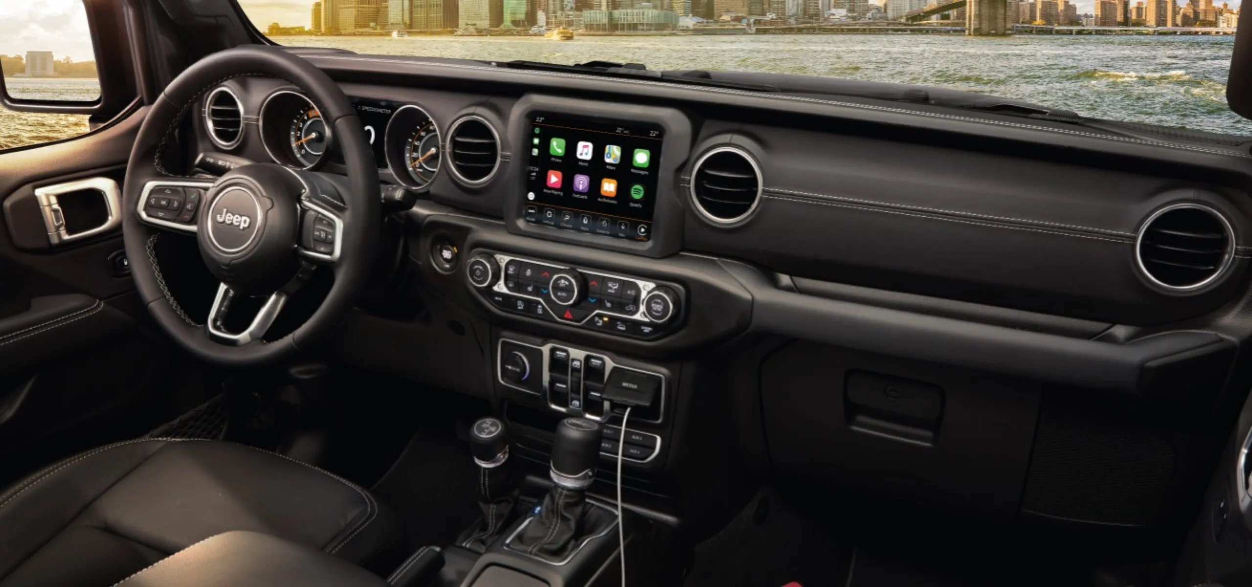 car-city-cayman-jeep-gladiator-3