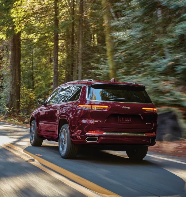 car-city-cayman-jeep-grand-cherokee_3