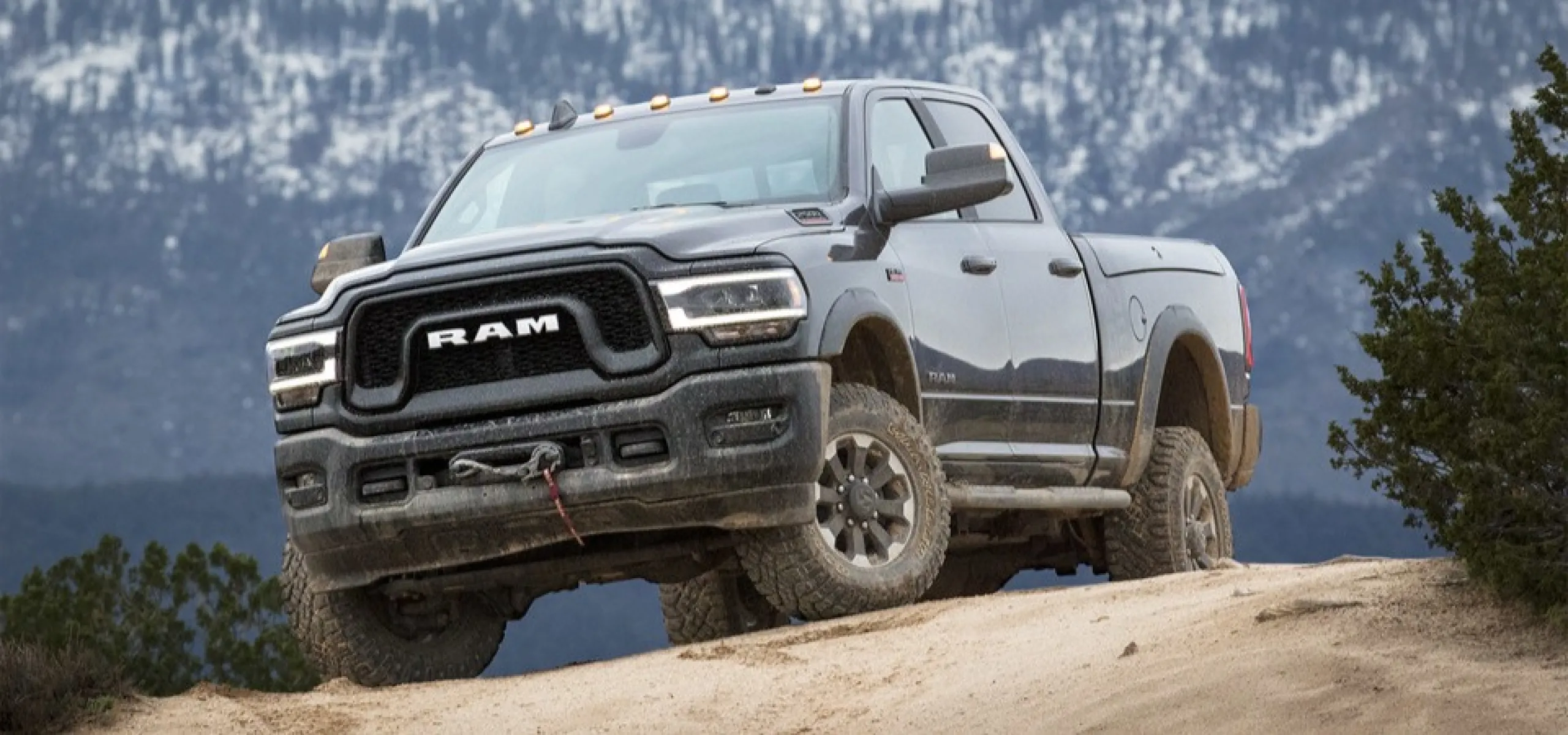 gallery-01-2022-ram-2500-exterior-gallery-extreme-off-road-capability_982f3d5c83ab493c9a71c335e7807c17-960x640