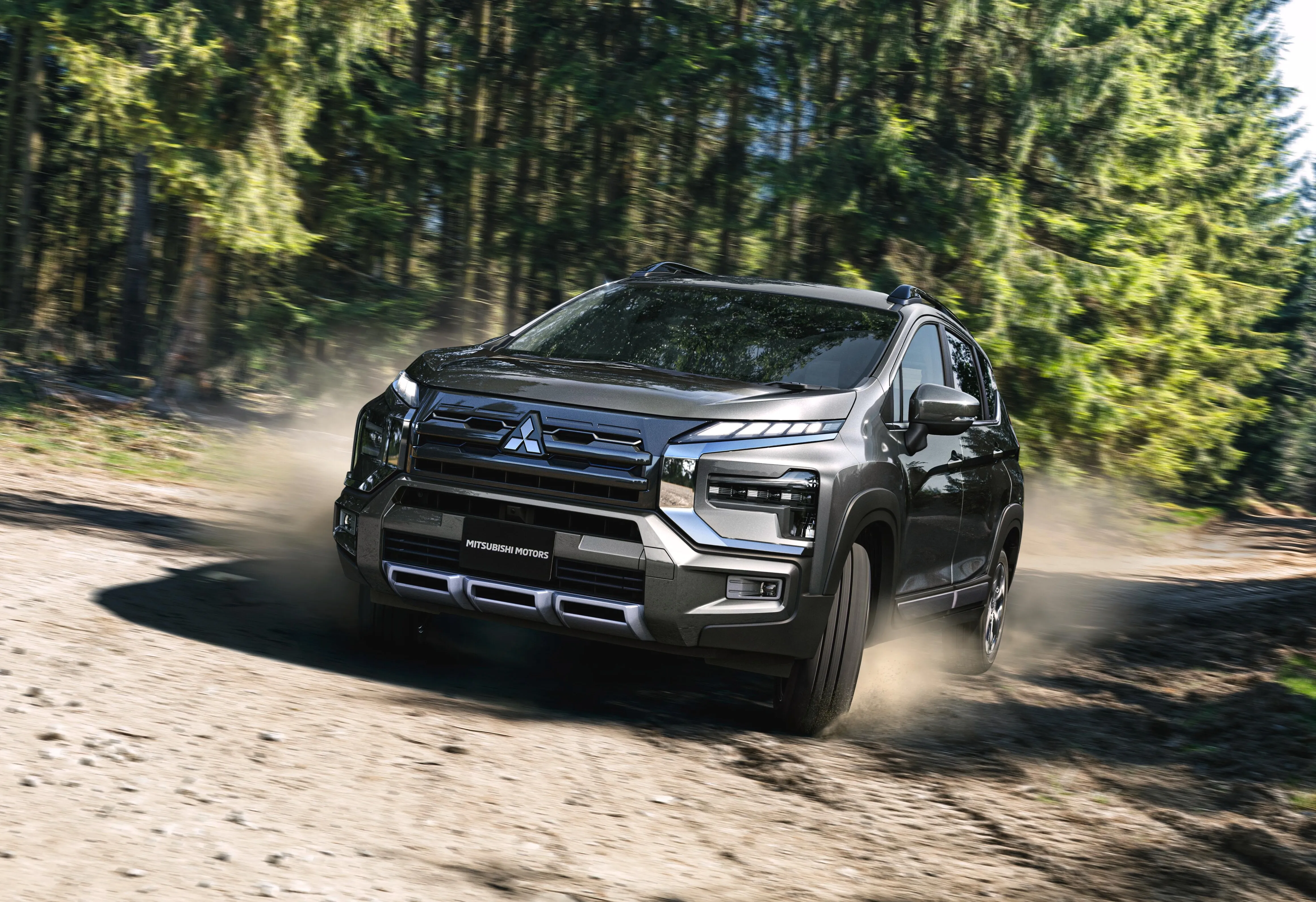 25MY_XS_RHD_MV_Gravel_proxy_Mitsubishi