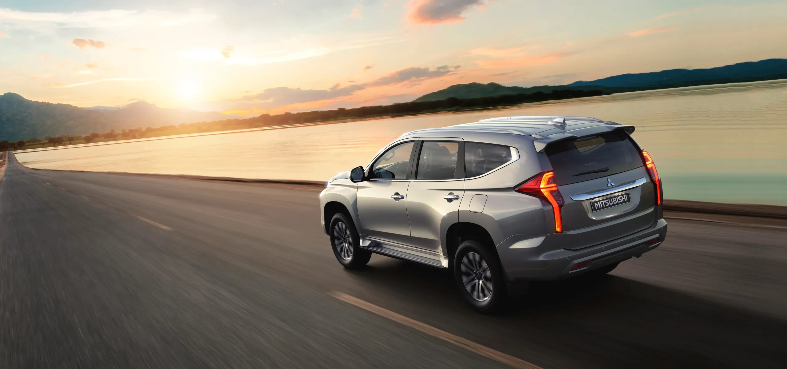 23MY_PS_LHD_MV_P31_32_Rear_Style_proxy_Mitsubishi