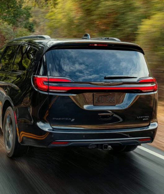 2022-chrysler-pacifica-gallery-35-exterior.jpg.image.2880 (1)